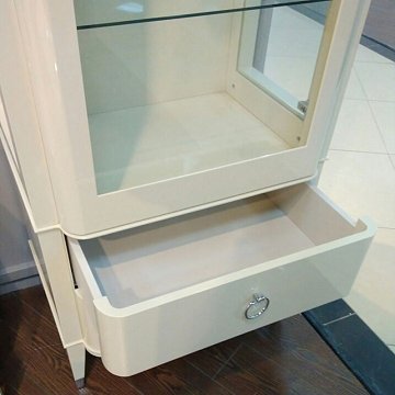 Витрина Modena